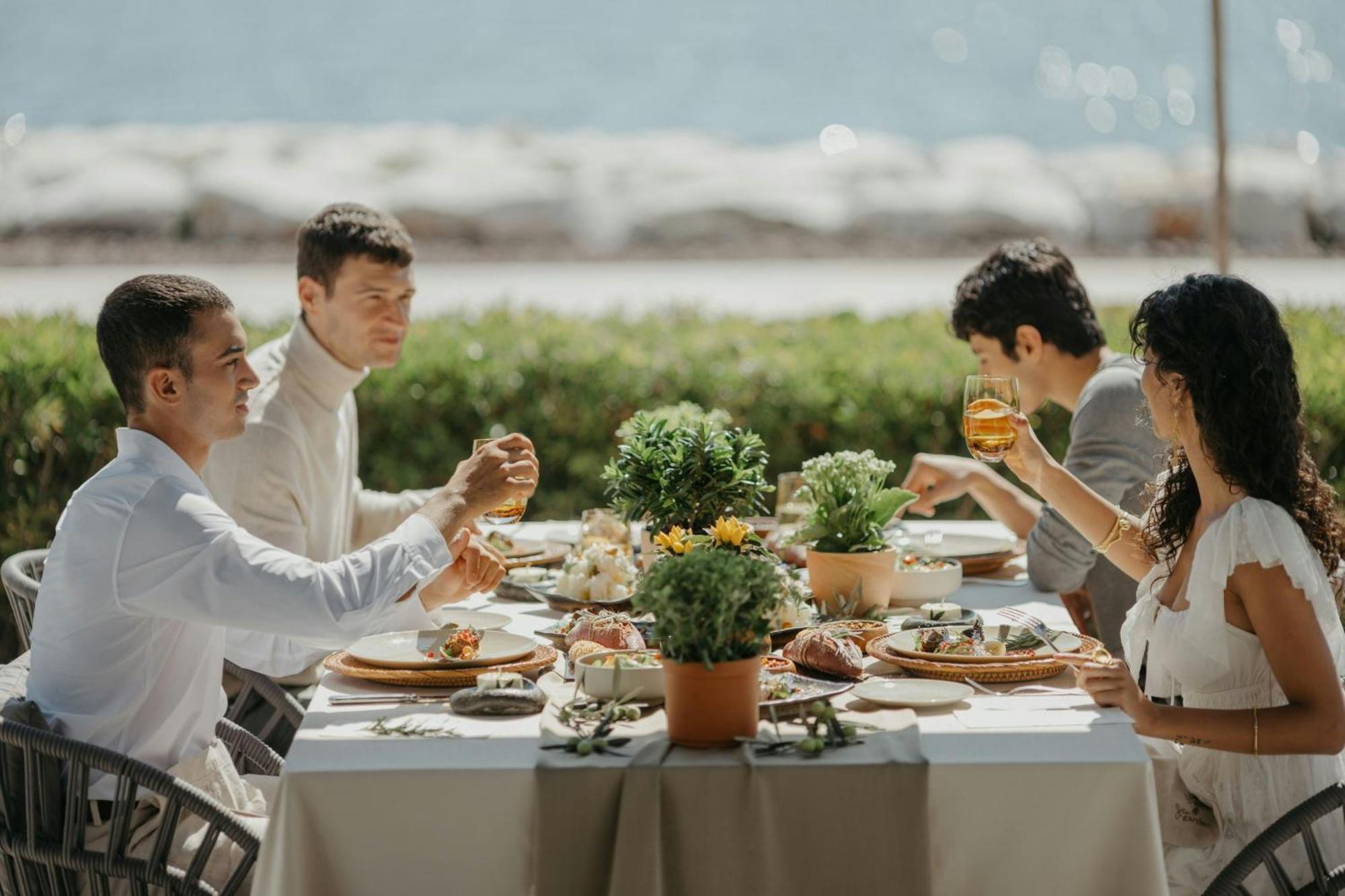 Jw Marriott Hotel Istanbul Marmara Sea Экстерьер фото A dinner party
